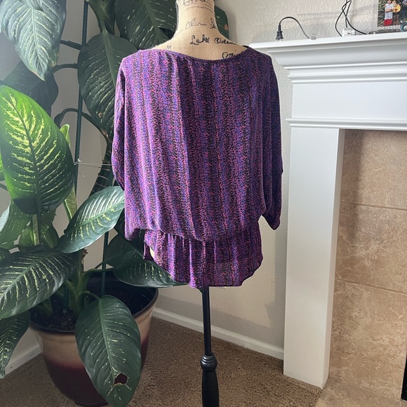 NWOT Parker Chic blouse with a multicolor pattern. Relaxed fit bat - Picture 3 of 9